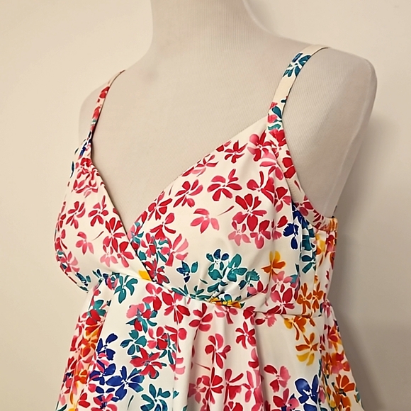 Real Bodies Real solutions by Island Escape swim top Sz16 floral adj. straps EUC - Picture 3 of 9